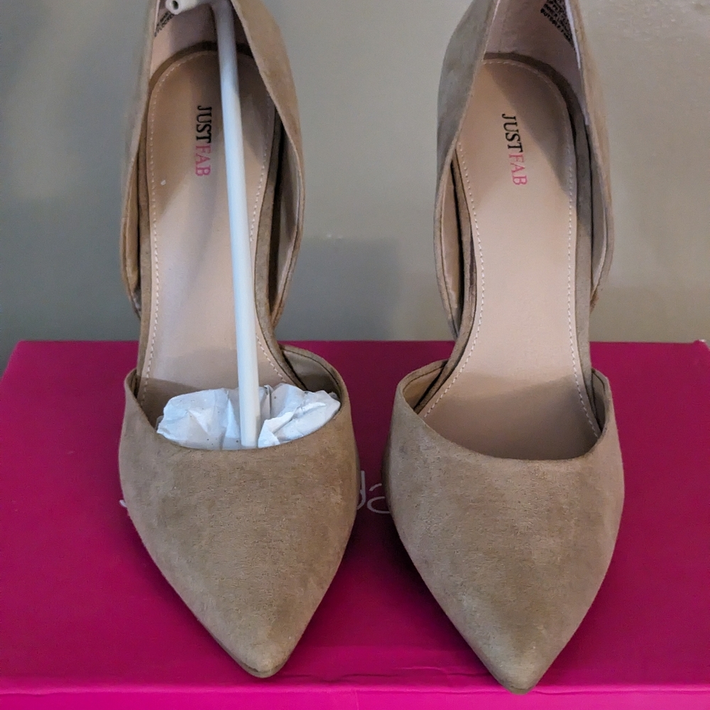 High heel pumps. Size 8